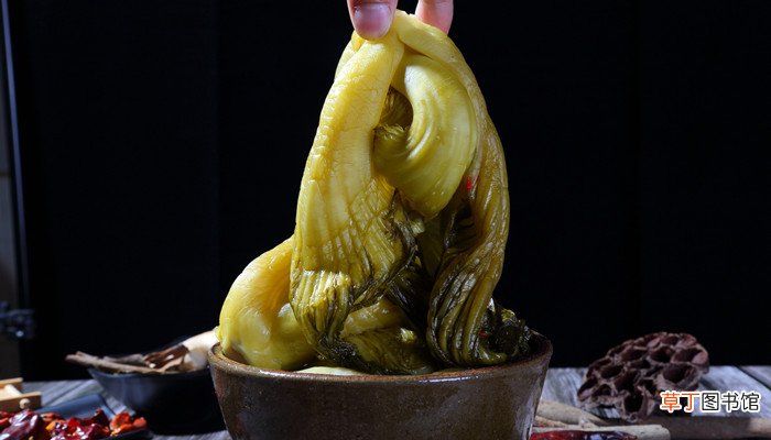 梦见自己烧火煮咸菜