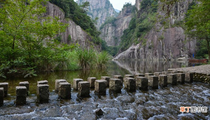 梦见垮石岩