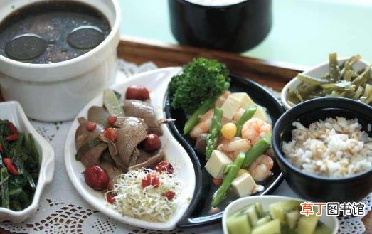 产后第一餐的饮食调养非常重要 月子食谱推荐