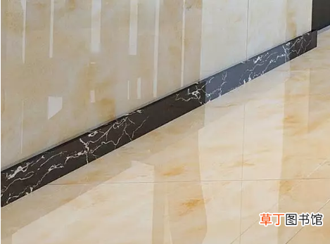 瓷砖踢脚线 请把瓷砖踢脚线换了吧