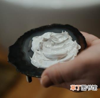 中药七白面膜的危害