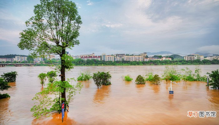 梦见涨洪水是什么意思