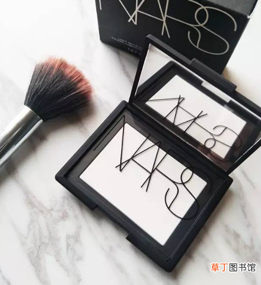 适合大油皮用的散粉