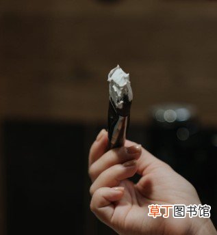 剃须膏怎么用