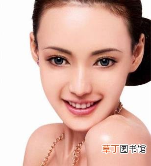 上眼皮凹陷是什么原因 为什么眼窝深