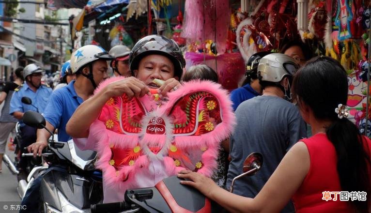 婴儿满月为什么让舅舅剃头 为什么要剃胎毛