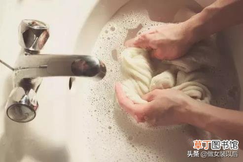 白色蕾丝为什么会发黄 白色为什么会变黄