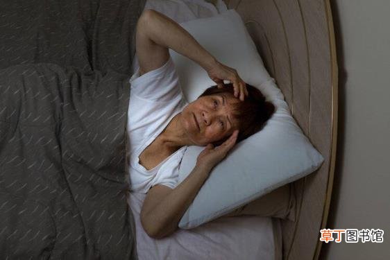 为什么夜里总是睡睡醒醒 为什么睡觉老是醒