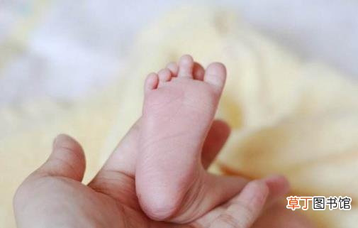 母乳是母亲给予婴儿的特别礼物 母乳喂养注意事项