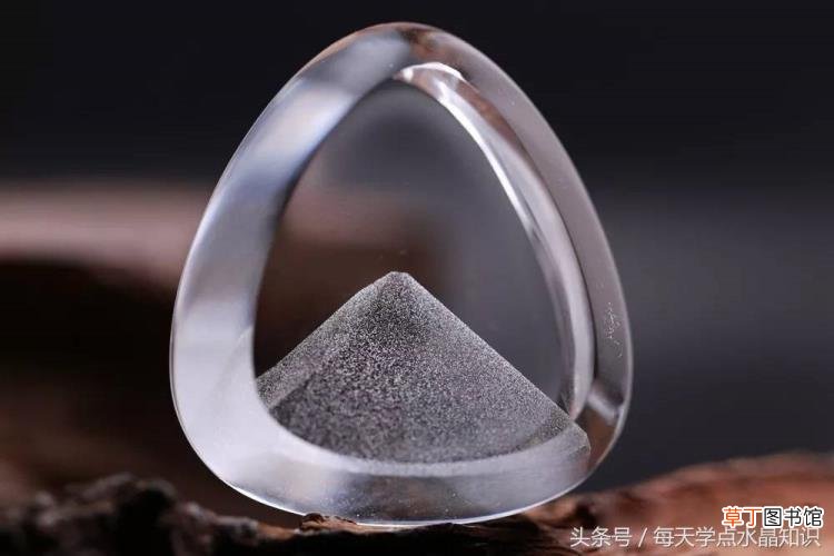 水晶碎石为什么那么便宜 水晶为什么便宜