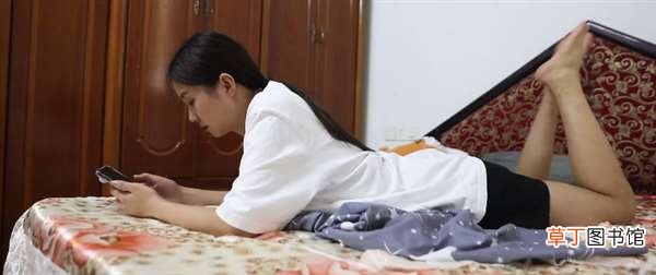 实现读书时财务自由：网友羡慕 00后大二学妹拍段子月入70万