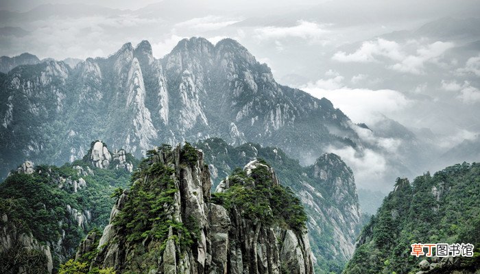 梦见自己亲眼看见大山倒塌