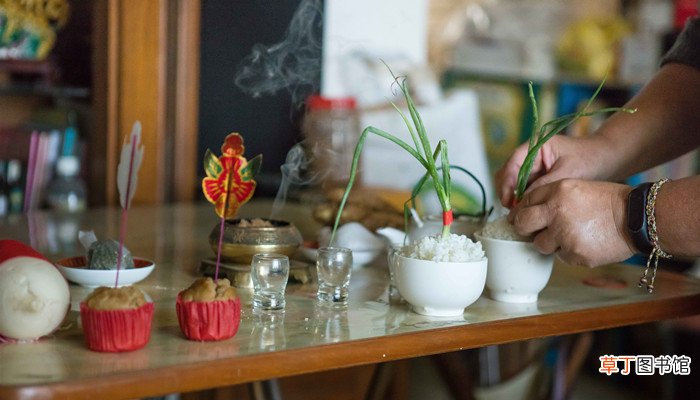 女人梦到祭祀场面