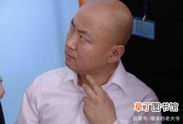 郑恺为什么剃光头 徐峥为什么光头