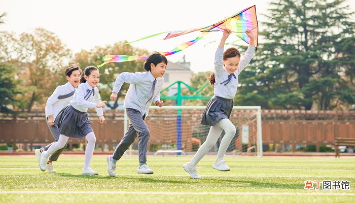 梦见抱小男孩孩