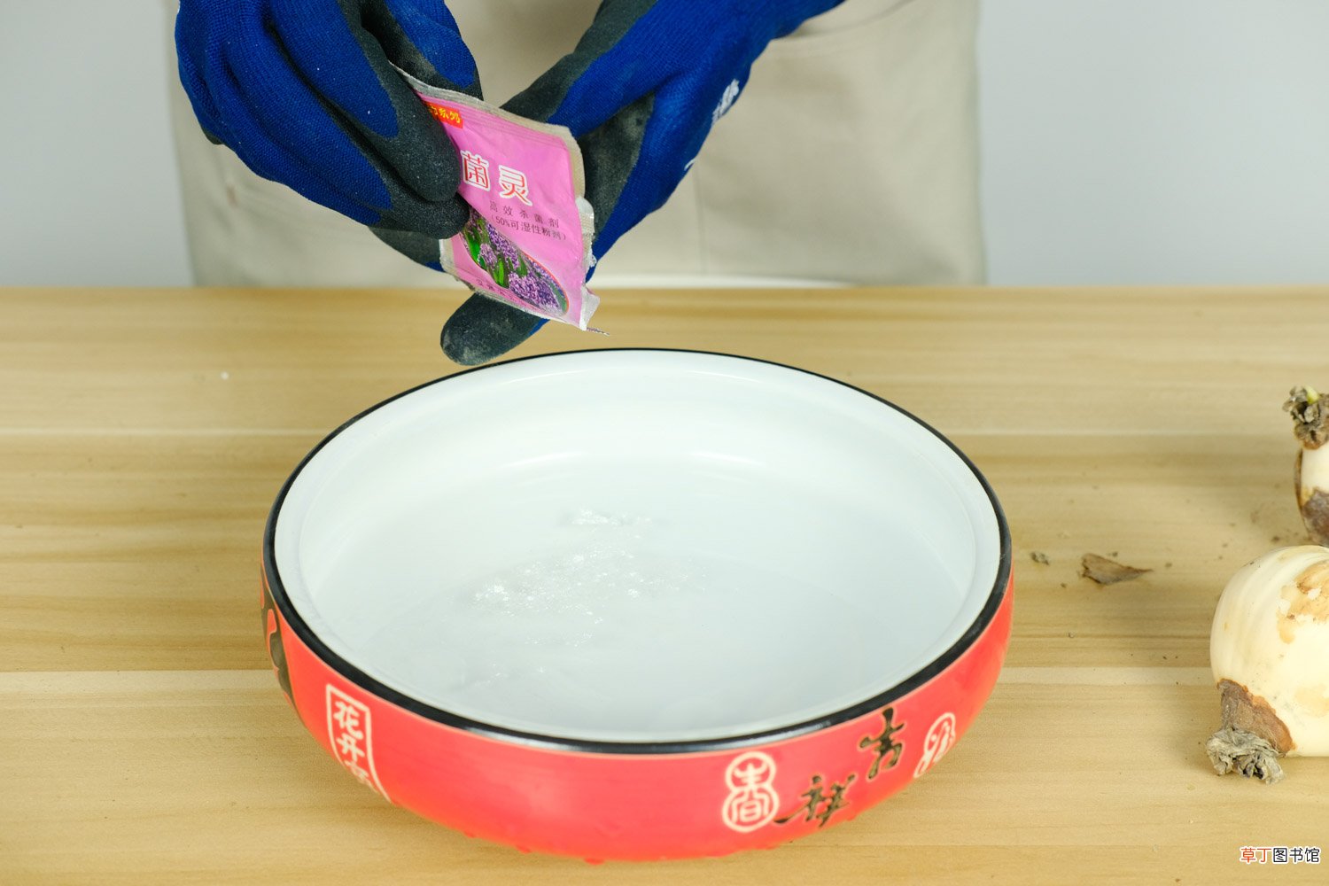 水仙花倒伏怎么办
