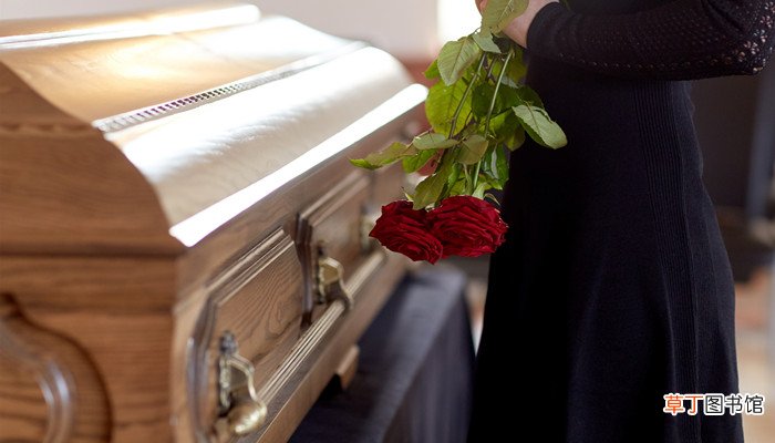 梦见有人泡水里死了