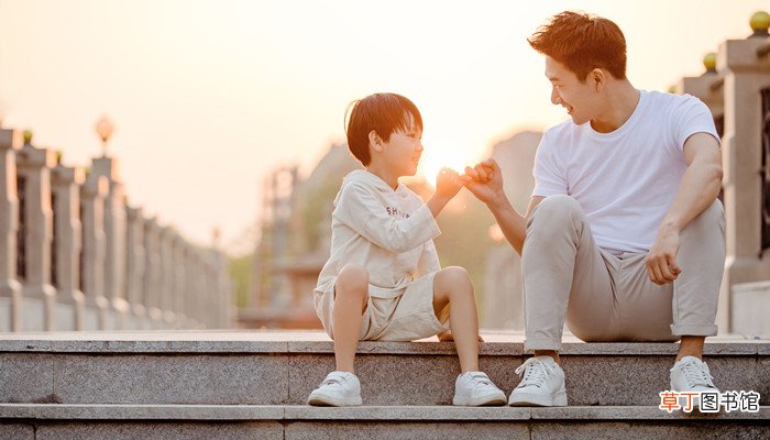 梦见前夫亲小孩