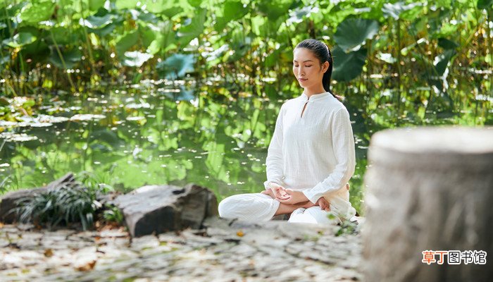 梦见好多人在打坐