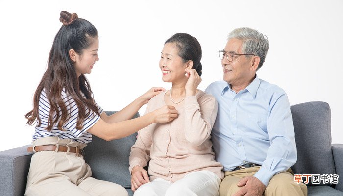 梦见和死去的父母合影