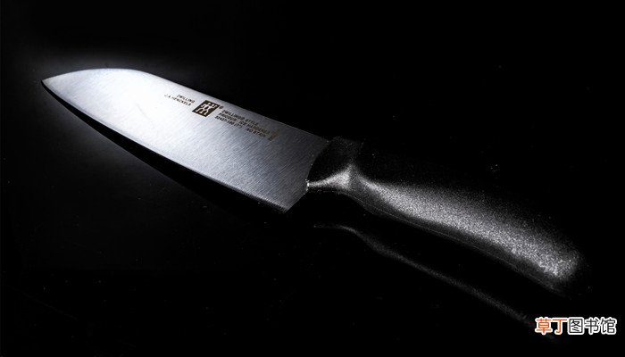 女人梦见别人拿刀砍别人