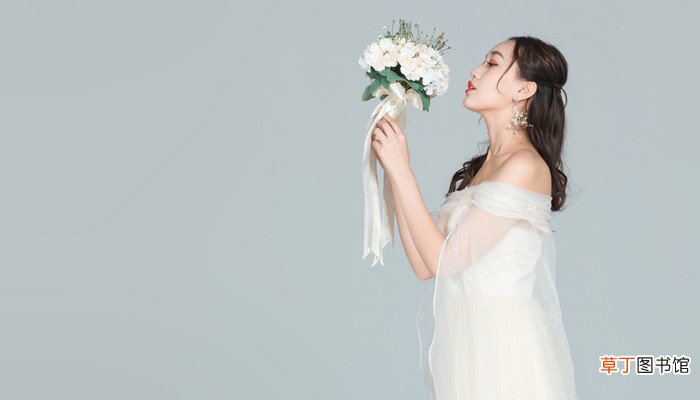 梦见自己当伴娘