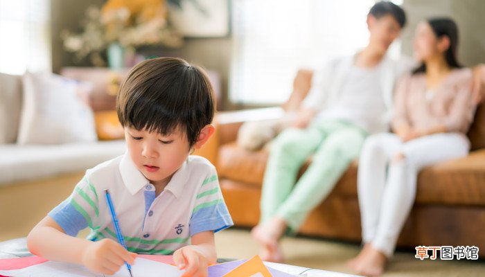 女人梦见小孩从高处摔下来