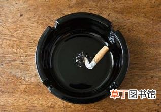 原因须知 烟灰缸里为什么不能放水