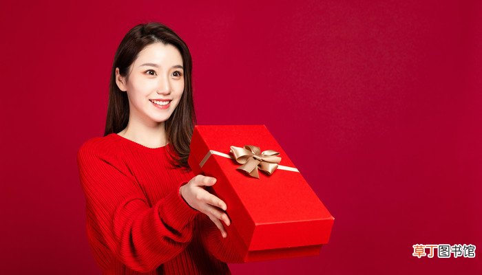 梦见穿红色衣服的女人