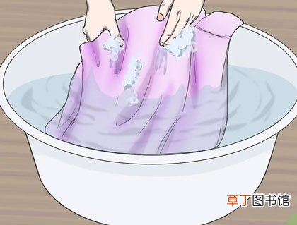 2种亲测办法详解 衣服上油漆干了怎么洗掉