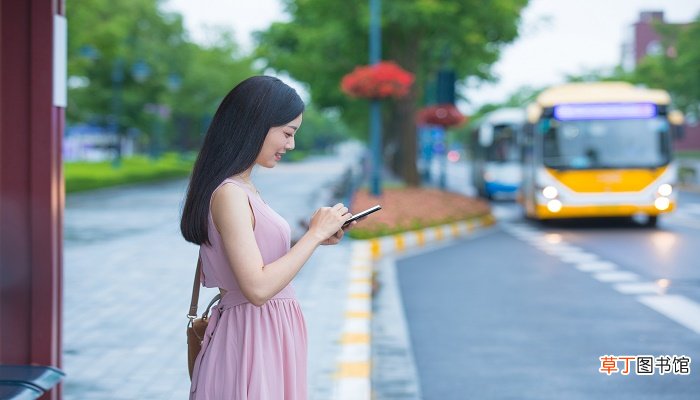 女人梦见等车迟迟不来