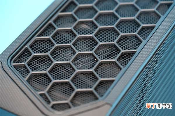 可塞入RTX 3090 英特尔猛兽峡谷NUC开箱图赏：体积史无前例