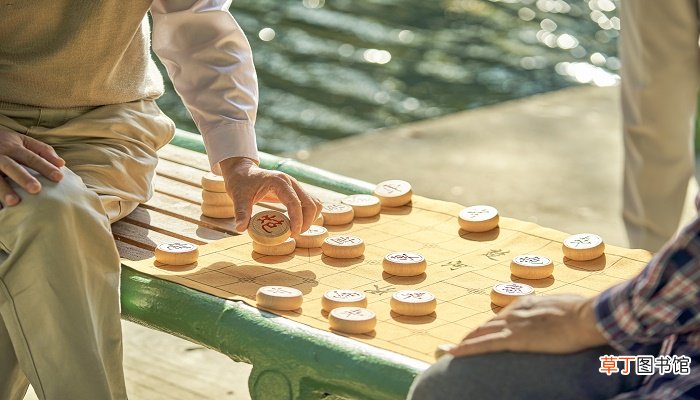 梦见下象棋