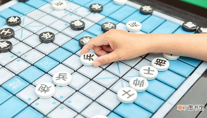 梦见下象棋