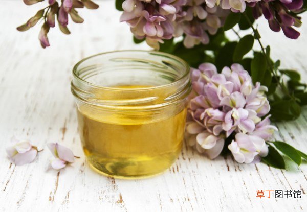 槐花泡水有什么功效,槐花的食用方法？