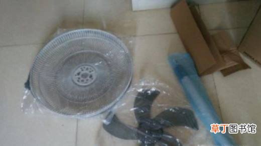 美的落地电风扇怎么拆