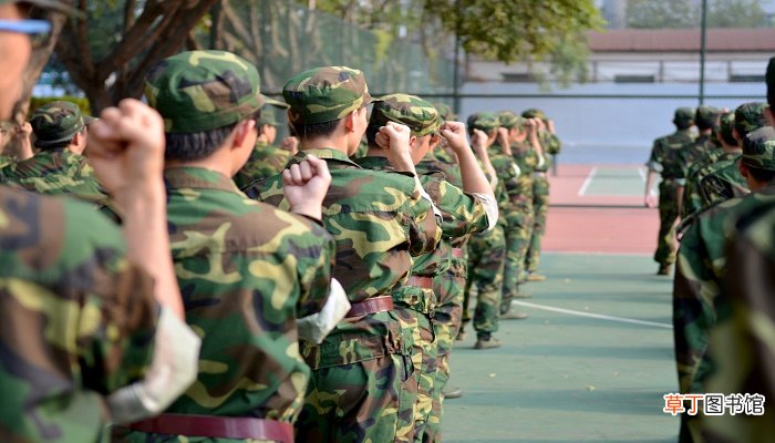 梦见自己去当兵