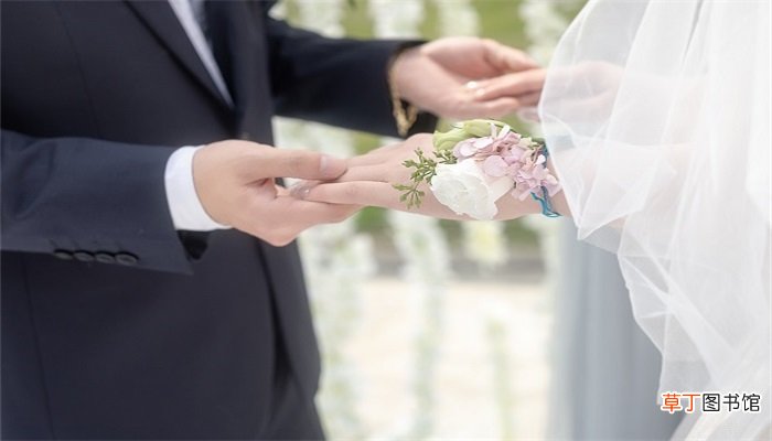 梦见自己年纪大了还没结婚