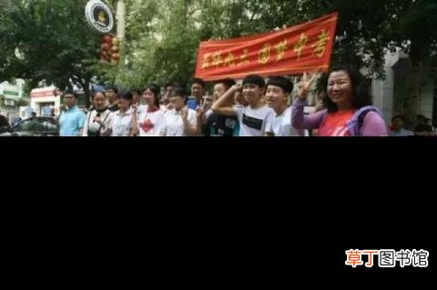 为梦想着色作文 作文为什么着色