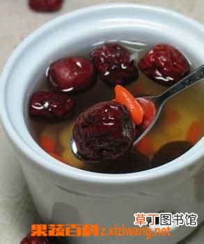 黄芪有丰胸的功效吗 黄芪红枣泡水丰胸方法