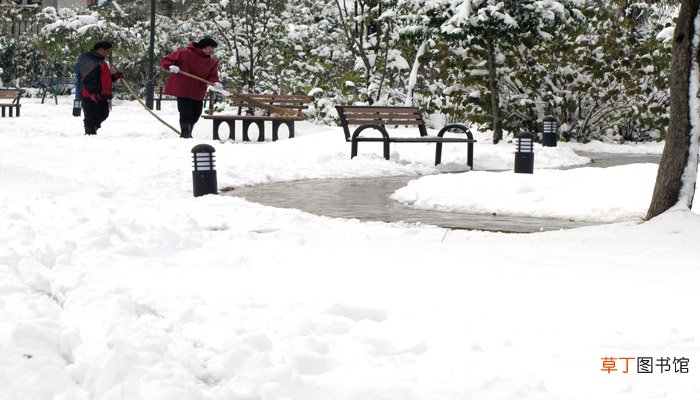 女人梦见扫雪什么意思