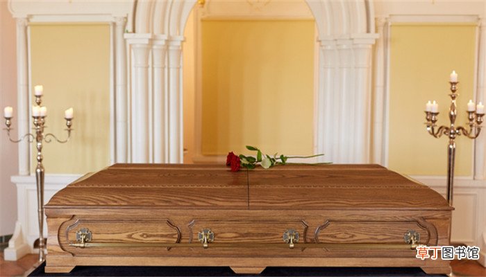 梦见抬装着死人的棺材