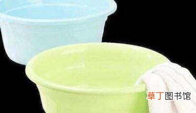 前挡玻璃内侧怎么擦才干净