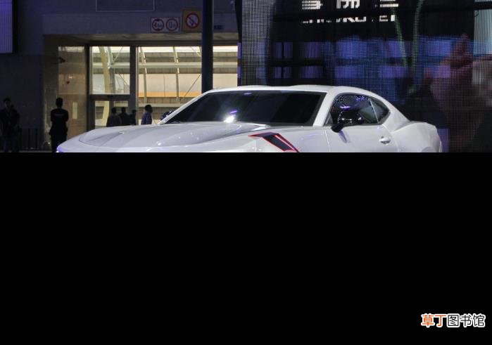 奥迪r8 为什么科迈罗