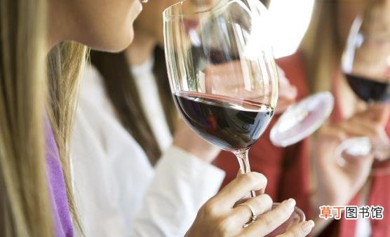 女人喝葡萄酒养生 常喝葡萄酒的7个好处