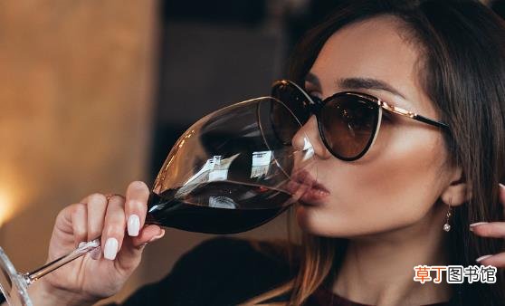 女人喝葡萄酒养生 常喝葡萄酒的7个好处