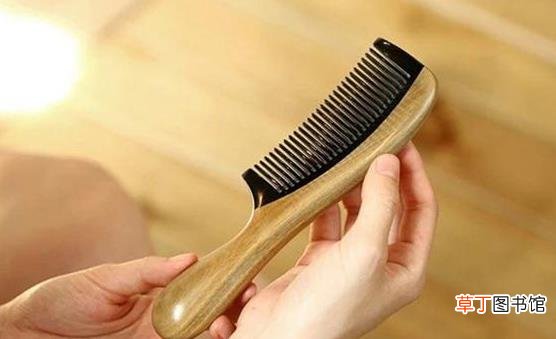 导致女性掉发的6个原因 做好防辐射工作预防掉发