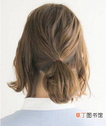 女孩怎么扎头发的方法好看又简单易懂