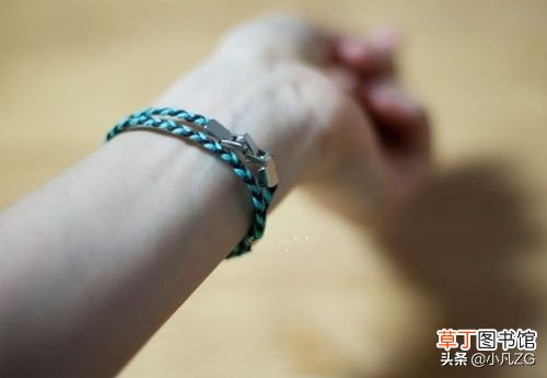双色绳手链教程 两股红绳手链编法