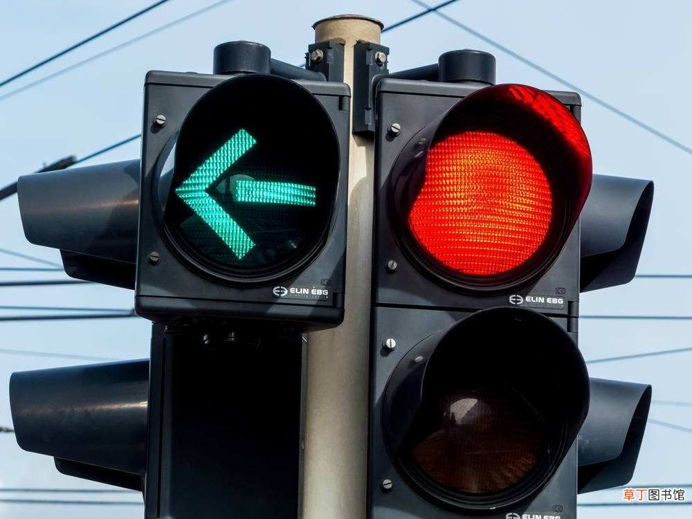 世界上是先有红绿灯，还是先有汽车？ 世界上先有红绿灯还是先有汽车